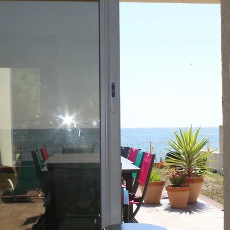 فيلة Maison Pieds Dans L'eau, Vue Panoramique, Bord De Mer Et Sur La Plage