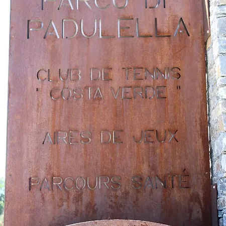 Maison Pieds Dans L'eau, Vue Panoramique, Bord De Mer Et Sur La Plage فيلة